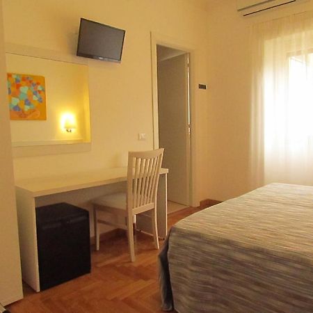 Buonarroti Guest House โรม ห้อง รูปภาพ